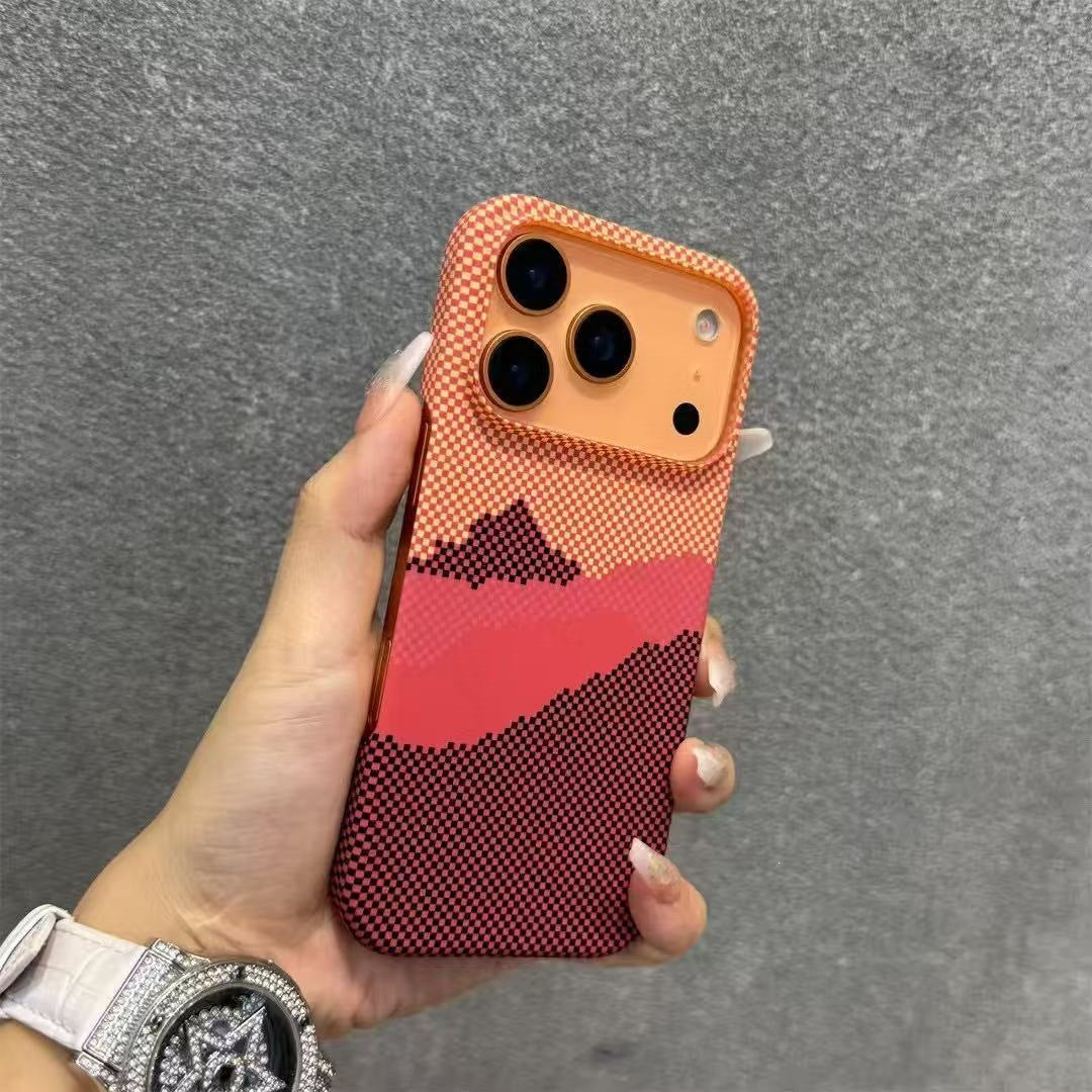 Aramid Magnetic Ultra-Thin Case – Carbon Fiber Texture for iPhone